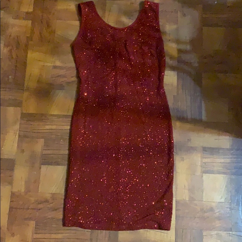 Beautiful midi dress.
